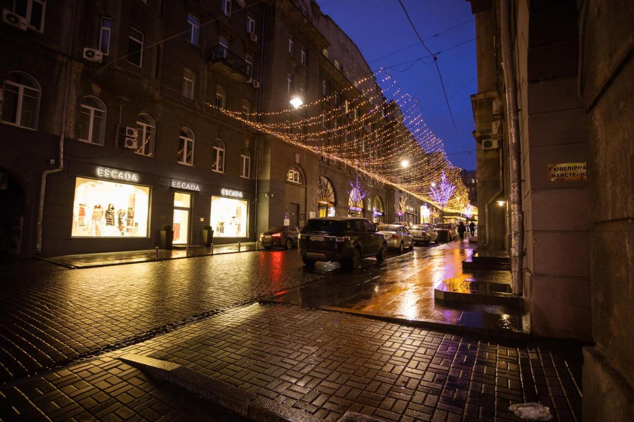 911 Apartments Khreshchatyk Kiev Esterno foto