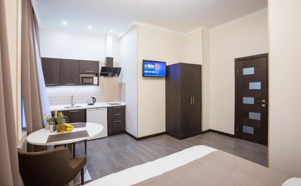 911 Apartments Khreshchatyk Kiev Esterno foto