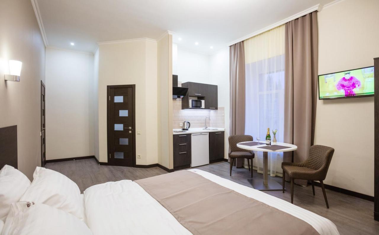 911 Apartments Khreshchatyk Kiev Esterno foto